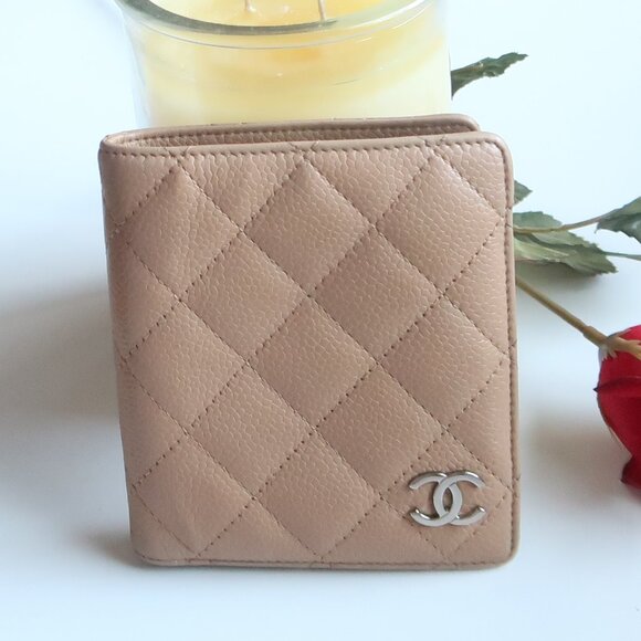 Chanel Classic Quilted Caviar Leather Bifold Wallet Beige with Silver CC Logo - Picture 12 of 14
